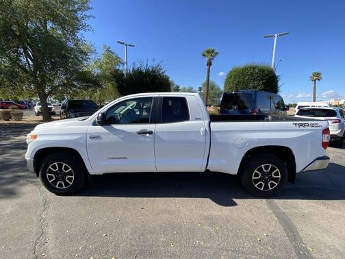 2017 Toyota Tundra SR5