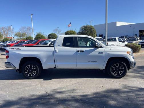 2017 Toyota Tundra SR5