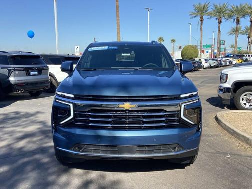 2025 Chevrolet Suburban LT