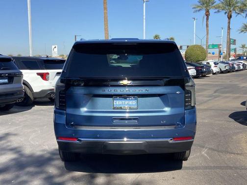2025 Chevrolet Suburban LT