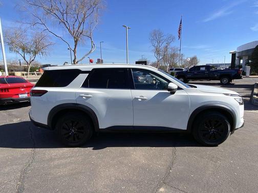 2022 Nissan Pathfinder S 2WD