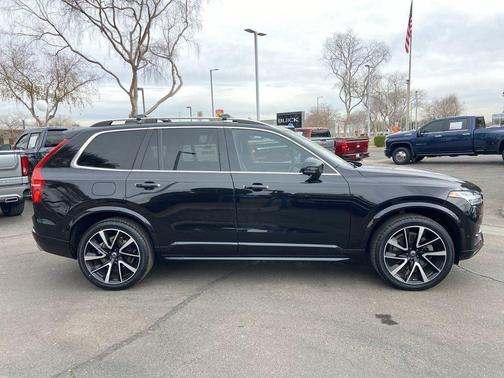2019 Volvo XC90 T6 Momentum