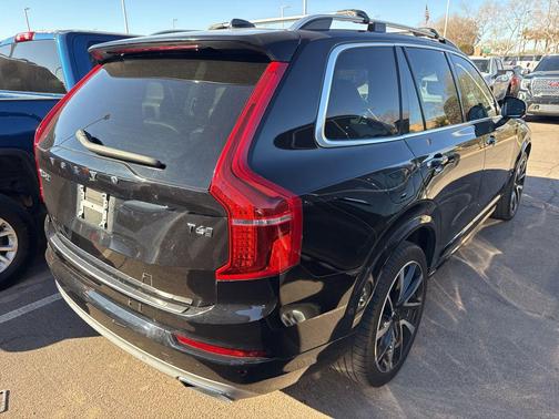 2019 Volvo XC90 T6 Momentum