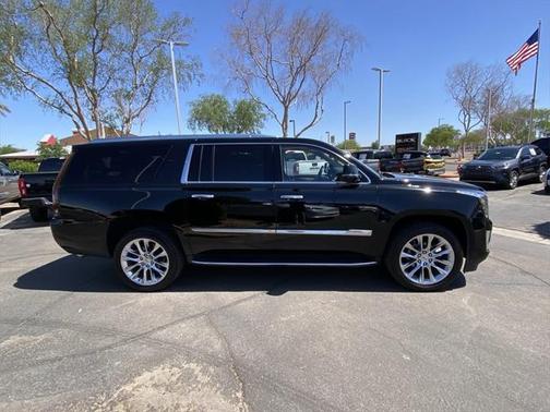 2019 Cadillac Escalade ESV Luxury