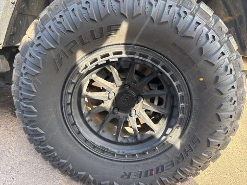 2024 Jeep Gladiator Sport