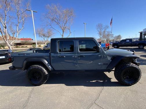 2024 Jeep Gladiator Sport