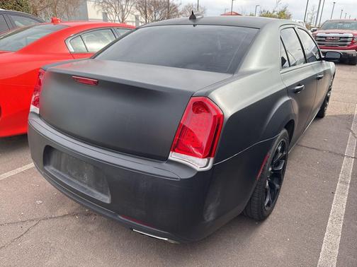 2022 Chrysler 300 Touring