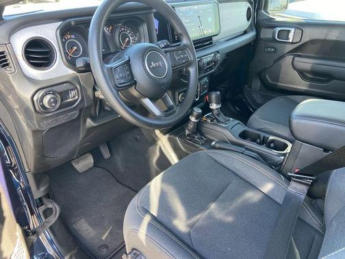 2025 Jeep Gladiator Nighthawk