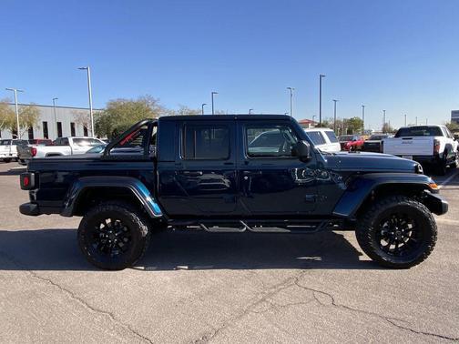 2025 Jeep Gladiator Nighthawk
