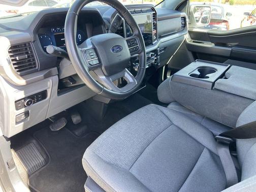 Oxford White 2024 Ford F-150 XLT