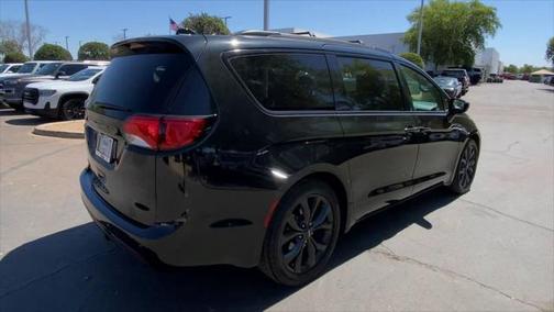 2018 Chrysler Pacifica Touring-L Plus