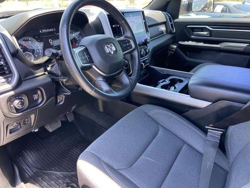 Patriot Blue Pearlcoat 2022 RAM 1500 Big Horn/Lone Star