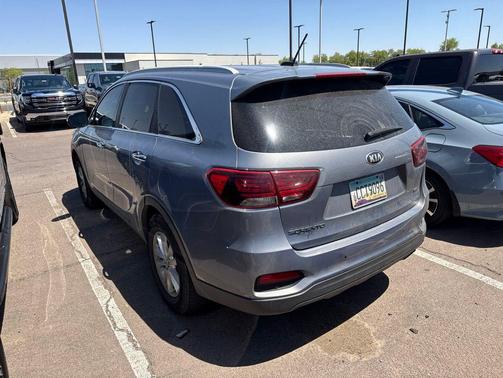 Everlasting Silver 2020 Kia Sorento LX
