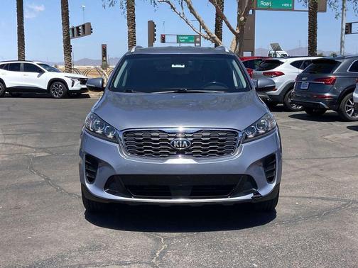 Everlasting Silver 2020 Kia Sorento LX