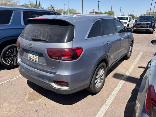 Everlasting Silver 2020 Kia Sorento LX