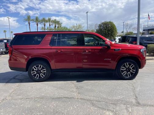 2023 GMC Yukon XL 4WD AT4
