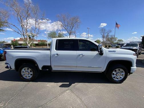 Summit White 2025 Chevrolet Silverado 2500 High Country