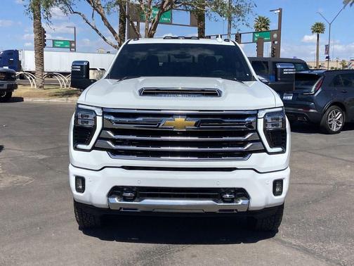 Summit White 2025 Chevrolet Silverado 2500 High Country