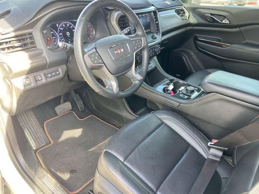 2023 GMC Acadia AWD AT4