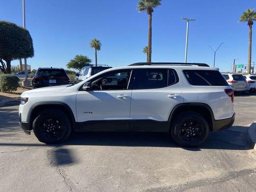 2023 GMC Acadia AWD AT4