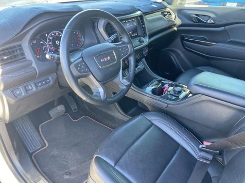2023 GMC Acadia AWD AT4