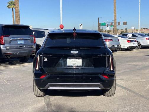 2025 Cadillac OPTIQ Luxury 1 AWD