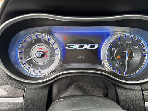 2022 Chrysler 300 Touring