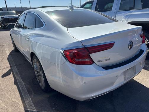 White Frost Tricoat 2017 Buick LaCrosse Essence