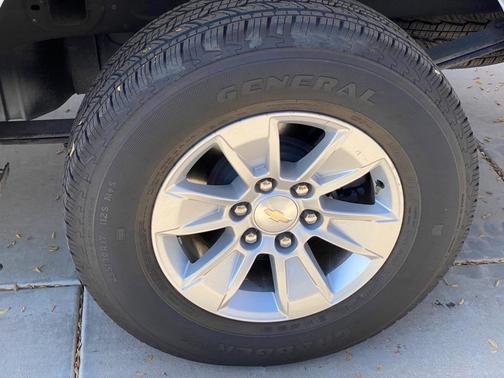 Photo 5 of 20 of 2020 Chevrolet Silverado 1500 WT