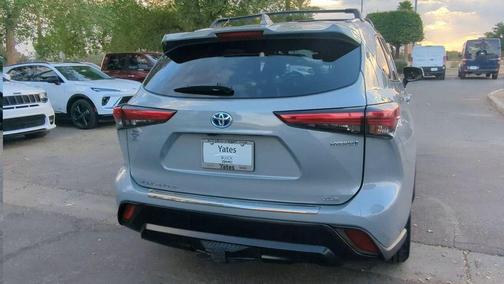 2023 Toyota Highlander Hybrid XLE