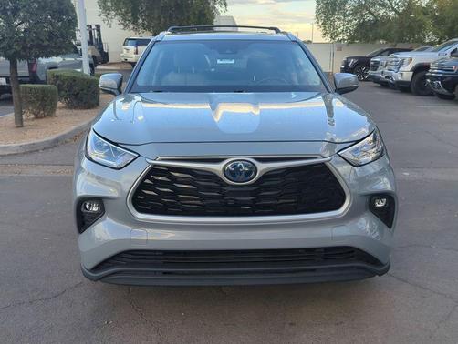 2023 Toyota Highlander Hybrid XLE
