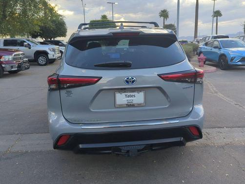 2023 Toyota Highlander Hybrid XLE