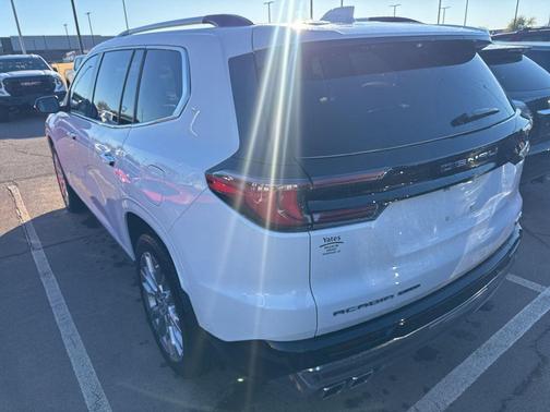 2024 GMC Acadia Denali