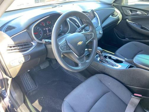 2022 Chevrolet Malibu FWD LT