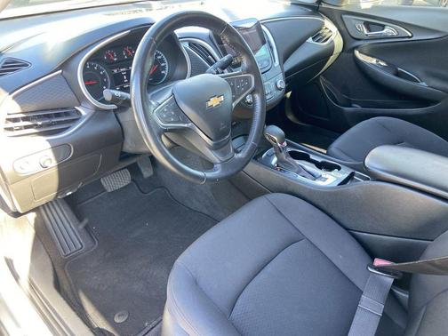 2022 Chevrolet Malibu FWD RS