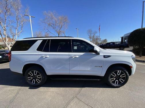 2024 GMC Yukon 4WD AT4