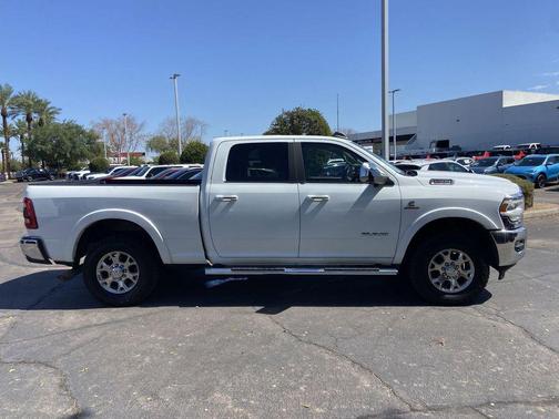 2020 RAM 2500 Laramie Crew Cab 4X4 6'4' Box