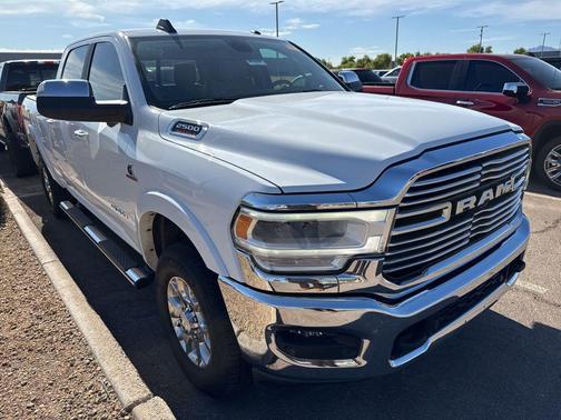 2020 RAM 2500 Laramie Crew Cab 4X4 6'4' Box