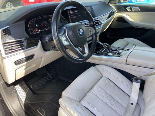 Black Sapphire Metallic 2020 BMW X7 xDrive40i