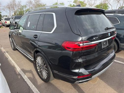 Black Sapphire Metallic 2020 BMW X7 xDrive40i