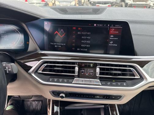 Black Sapphire Metallic 2020 BMW X7 xDrive40i