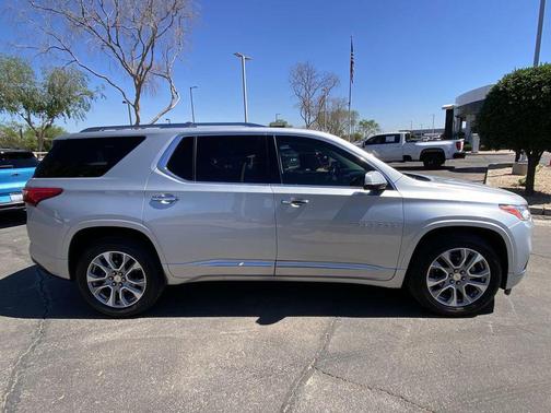 Silver Ice Metallic 2020 Chevrolet Traverse Premier