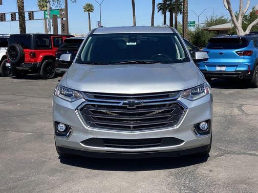 Silver Ice Metallic 2020 Chevrolet Traverse Premier