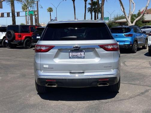 Silver Ice Metallic 2020 Chevrolet Traverse Premier