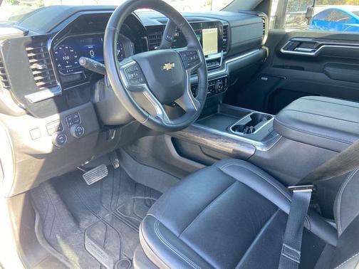 Summit White 2025 Chevrolet Silverado 2500 LTZ