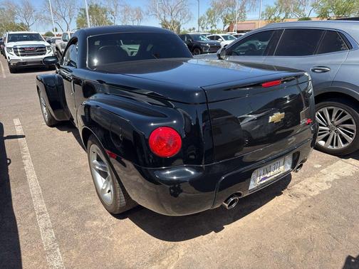 Smokin Asphalt 2003 Chevrolet SSR LS