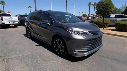 2025 Toyota Sienna Platinum 7 Passenger