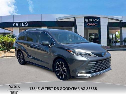 2025 Toyota Sienna Platinum 7 Passenger