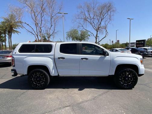 Summit White 2022 GMC Canyon AT4