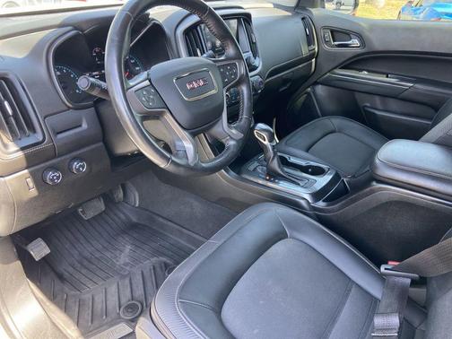 Summit White 2022 GMC Canyon AT4